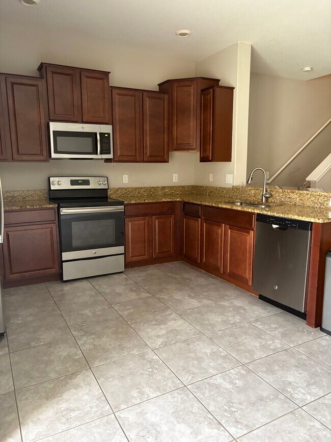 Building Photo - 2108 Golden Falcon Dr