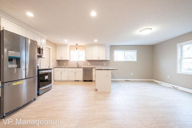 Foto del edificio - 3 br, 2 bath House - 95 Newbury St