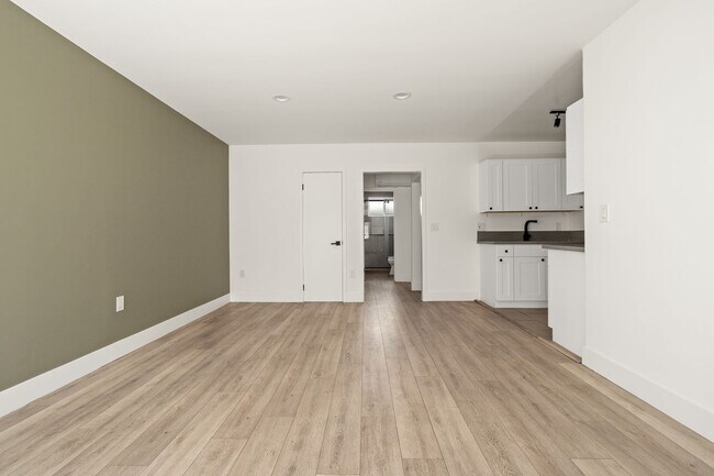 Building Photo - 14210 Calvert St