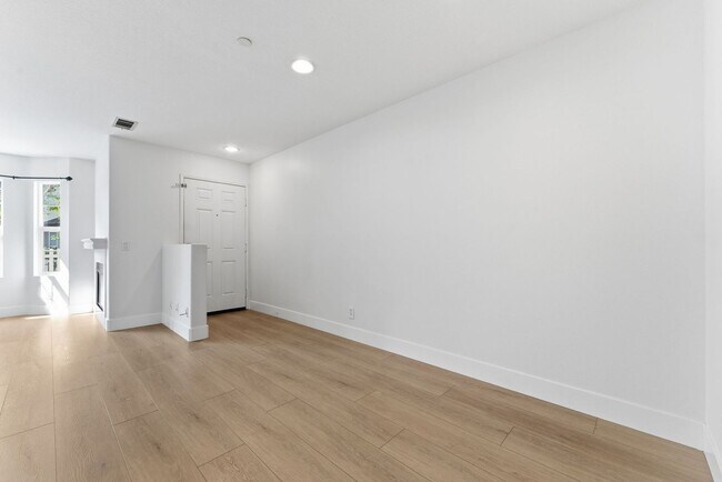 Foto del edificio - Charming Three Vines Condo with Fresh Upgrades