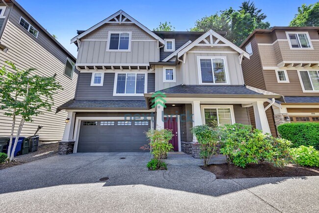Foto del edificio - A spacious 4-bedroom+ 2 dens +Bonus Room a...