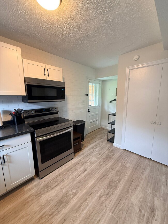 Foto del edificio - 1621 Brandon Ave SW