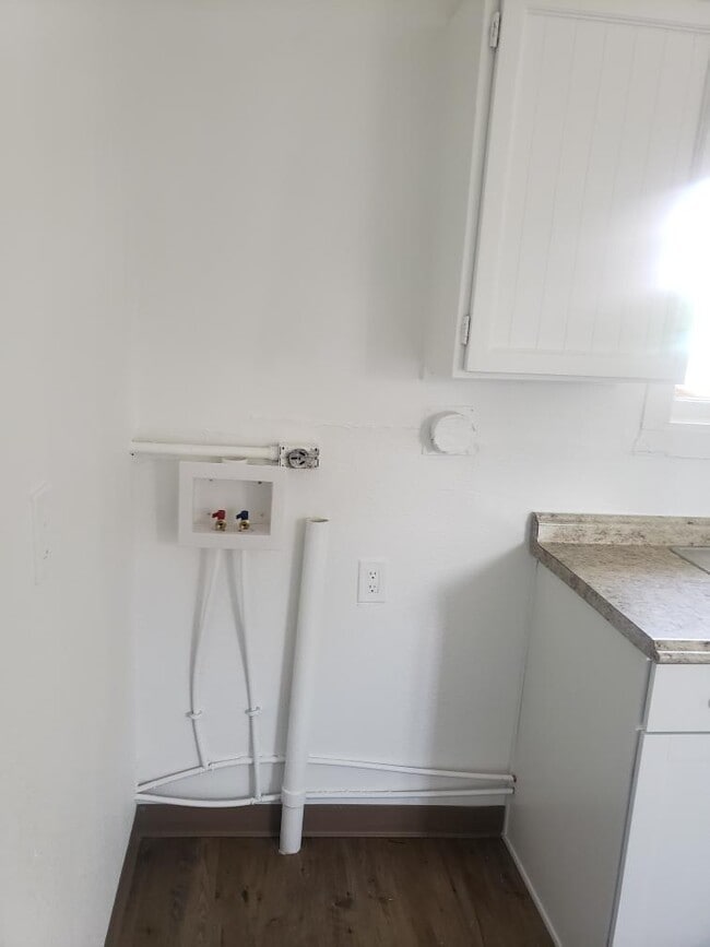 Foto del edificio - 2209 Baystate Ave