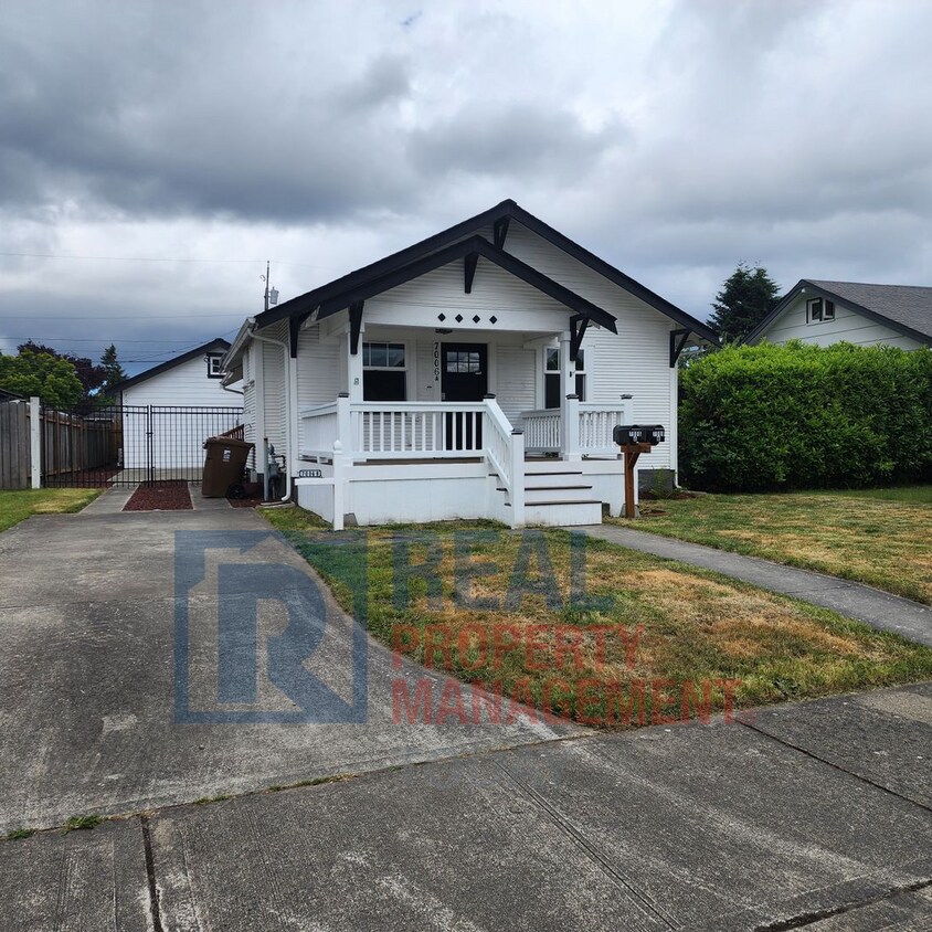 Primary Photo - MOVE IN SPECIAL! $400 OFF MOVE IN!