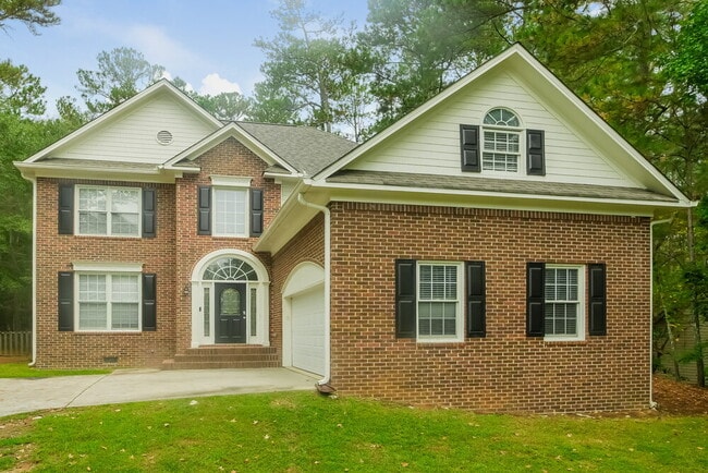 Building Photo - 3073 Essex Dr
