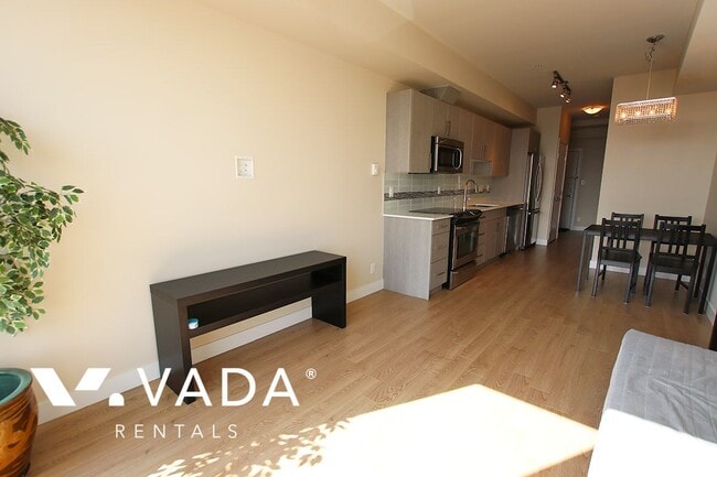 Building Photo - 388 Kootenay St