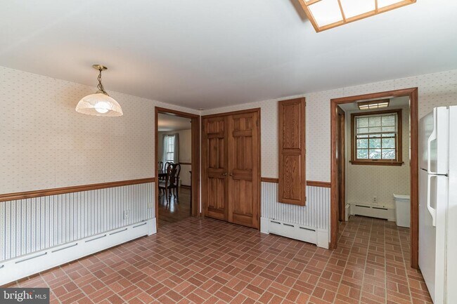 Building Photo - 1693 Meetinghouse Rd