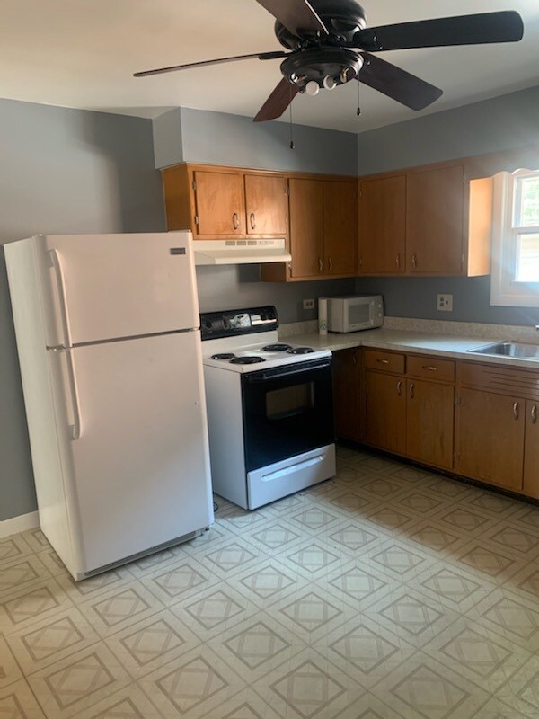 KITCHEN - 227 N Brainard St
