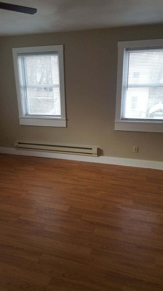 Foto del edificio - 2000 University Ave