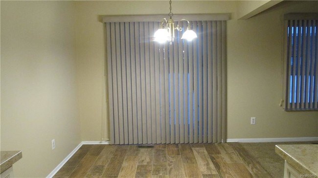 Foto del edificio - 42241 Toddmark Ln