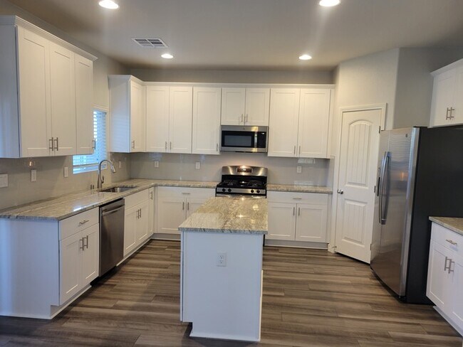 Building Photo - Beautiful 4 Bedroom Home in Southwest Vegas!