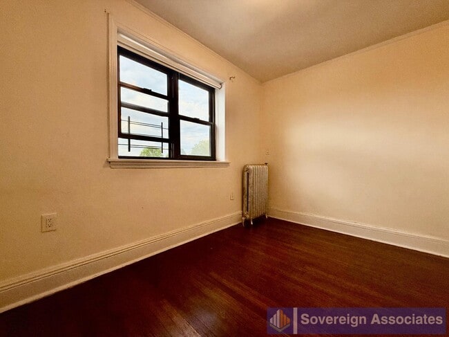 Building Photo - 21 Fifth Avenue