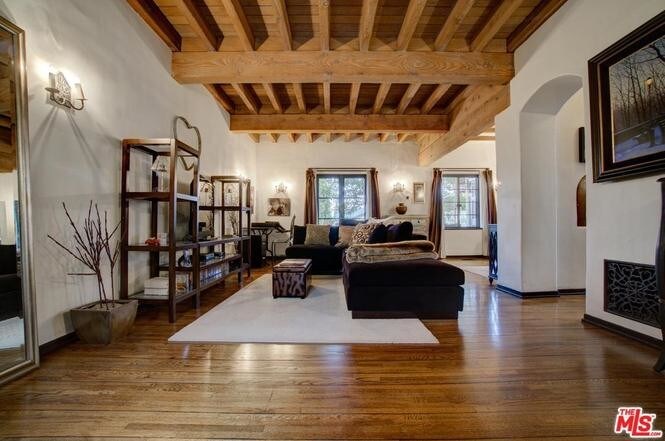 Living room w - 1838 Grace Ave