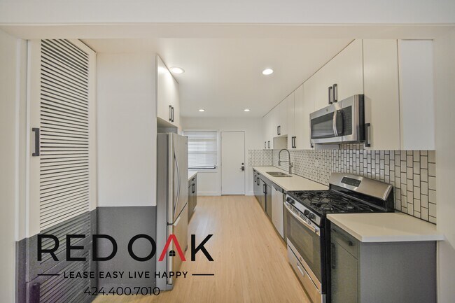 Foto del edificio - ~1 Month FREE~ Breathtaking One Bedroom wi...