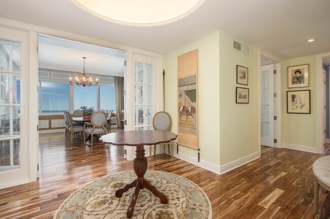 Foto del edificio - 1440 N Lake Shore Dr