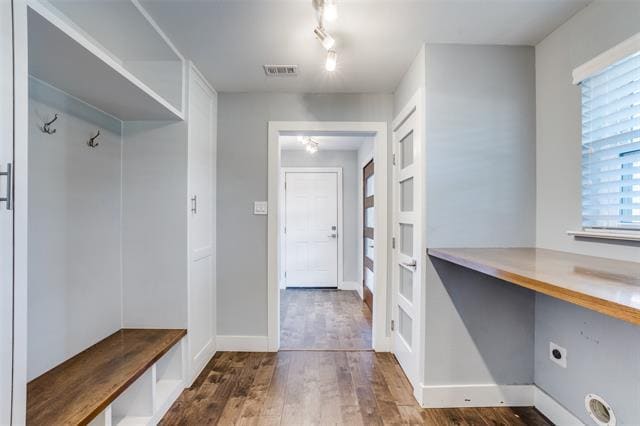 Foto del edificio - 6353 E Lovers Ln