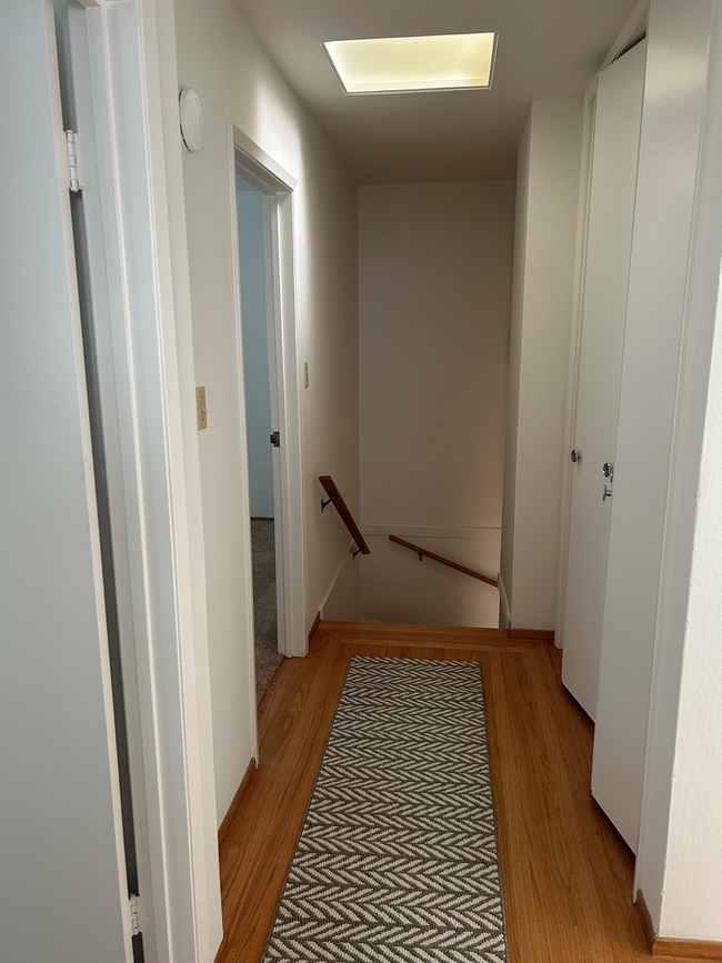 Foto del edificio - This 3 bedroom 2.5 bath home walk to downt...