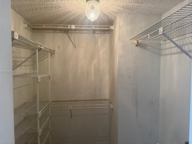 Building Photo - 9330 Lagoon Pl