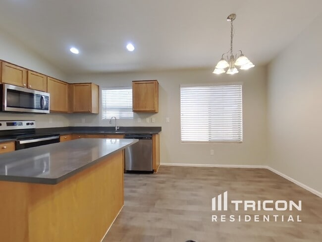 Building Photo - 29165 N Pyrite Ln