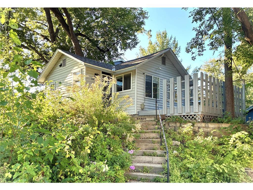 Foto principal - 2339 Hemlock Ln N