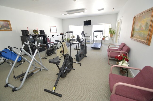 Sala de ejercicios - Kings View Apartments (55+ Active Community)