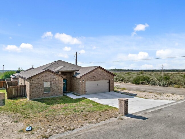 Building Photo - 318 Don Martin Dr