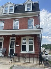 Building Photo - 251 E Maple St