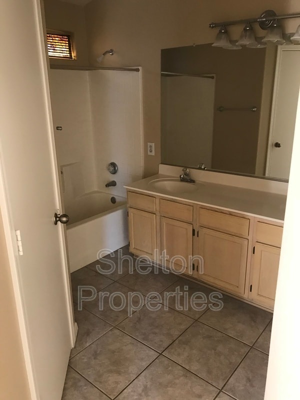 Foto del edificio - 17425 N 14th St