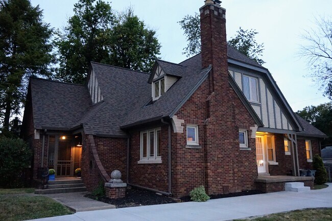 Building Photo - 928 Lodge Ave