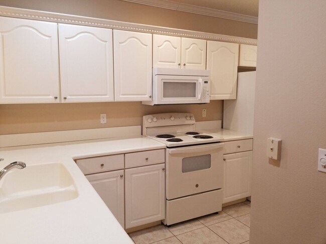 Foto del edificio - Adorable 2-bedroom, 2-bathroom 1st floor c...