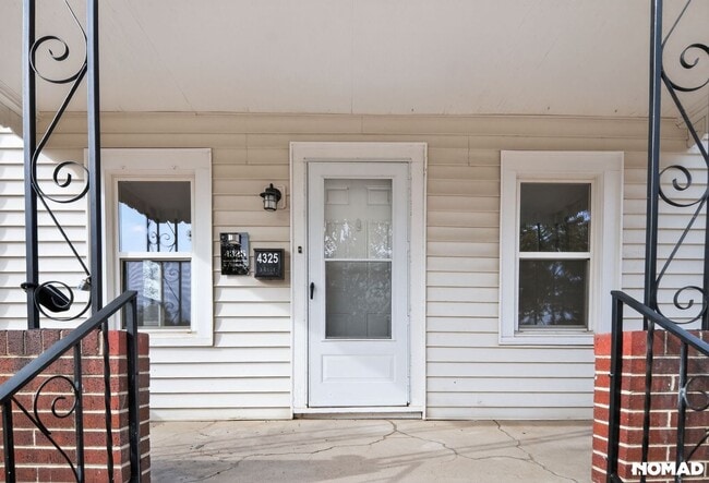 Building Photo - 4325 S Cherokee St