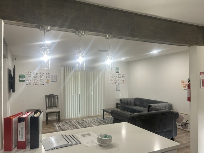 Foto del edificio - 1309 Ravenwood Dr