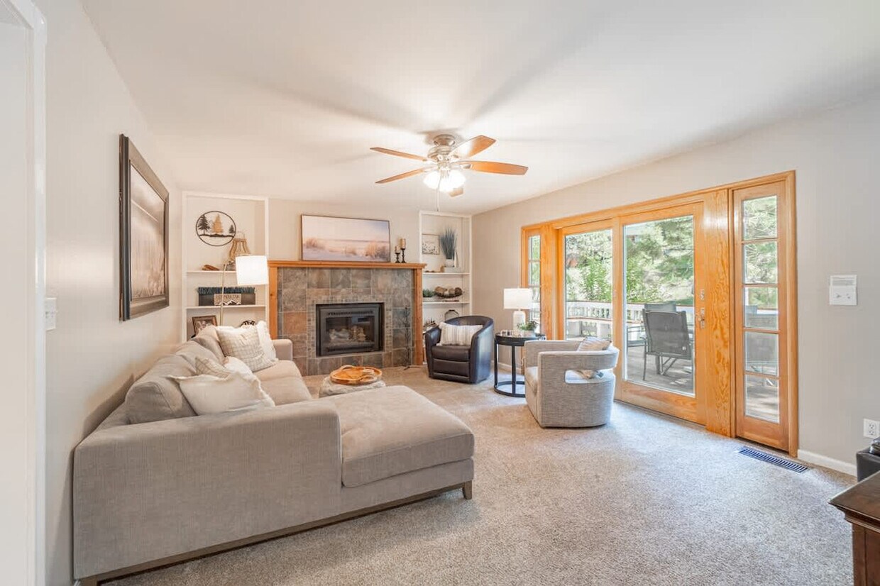 Foto principal - 10283 White Fir Rd