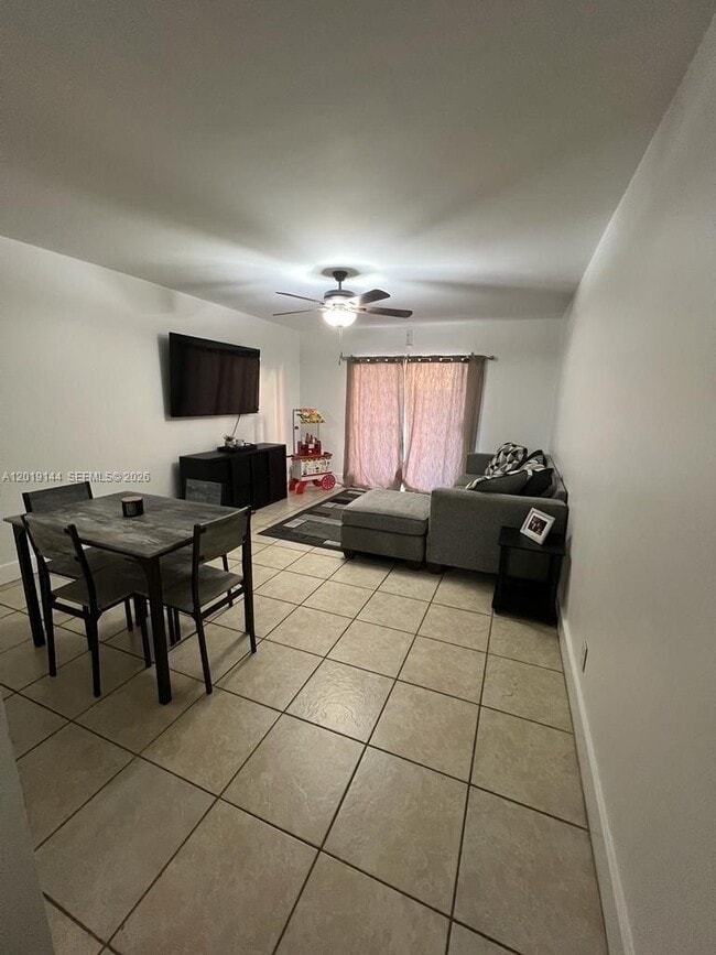 Foto del edificio - 18051 NW 68th Ave