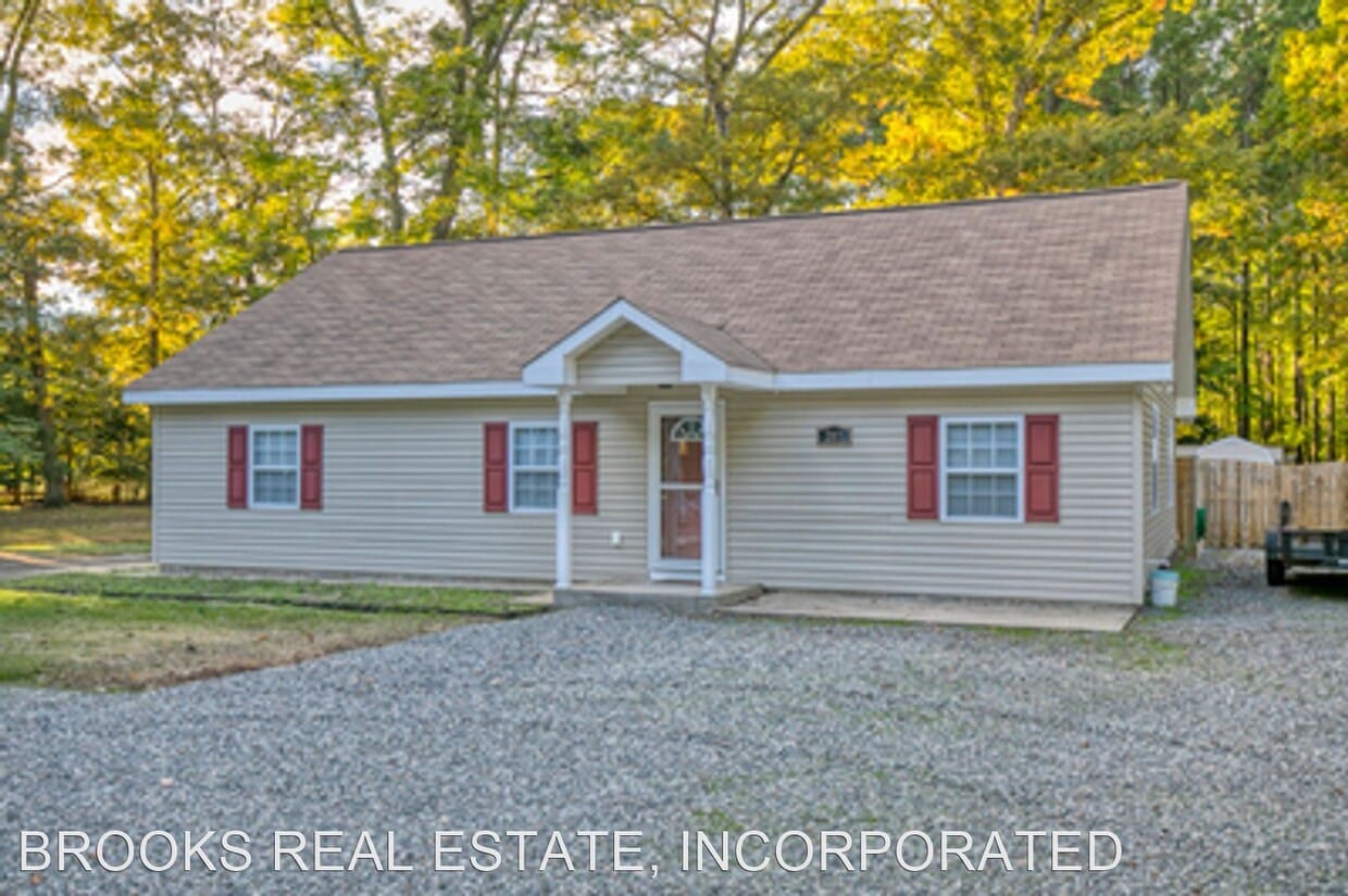 2 br, 2 bath House 207 Neckoland Road House Rental in