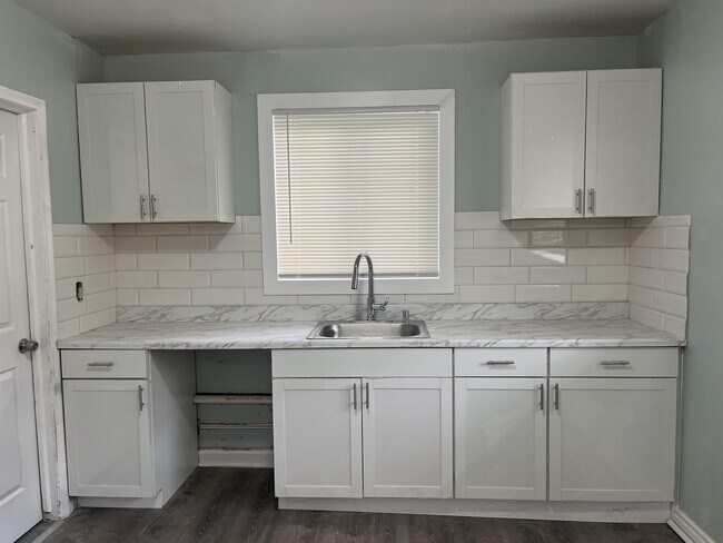 Foto del edificio - 11707 Fielding St