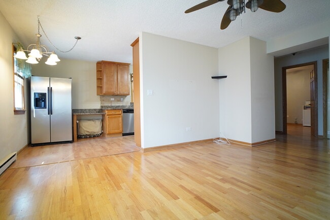 Building Photo - 9449 Kelvin Ln