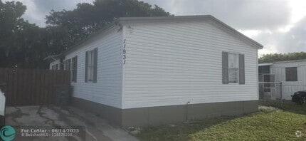 Building Photo - 11931 Watergate Cir