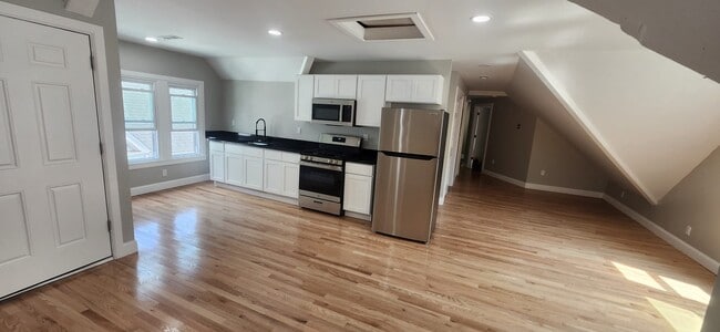 Foto del edificio - 413 Winthrop Ave