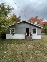 Building Photo - 2457 Cottage