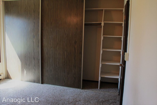 Foto del edificio - 427-427 Bryant Ave NW