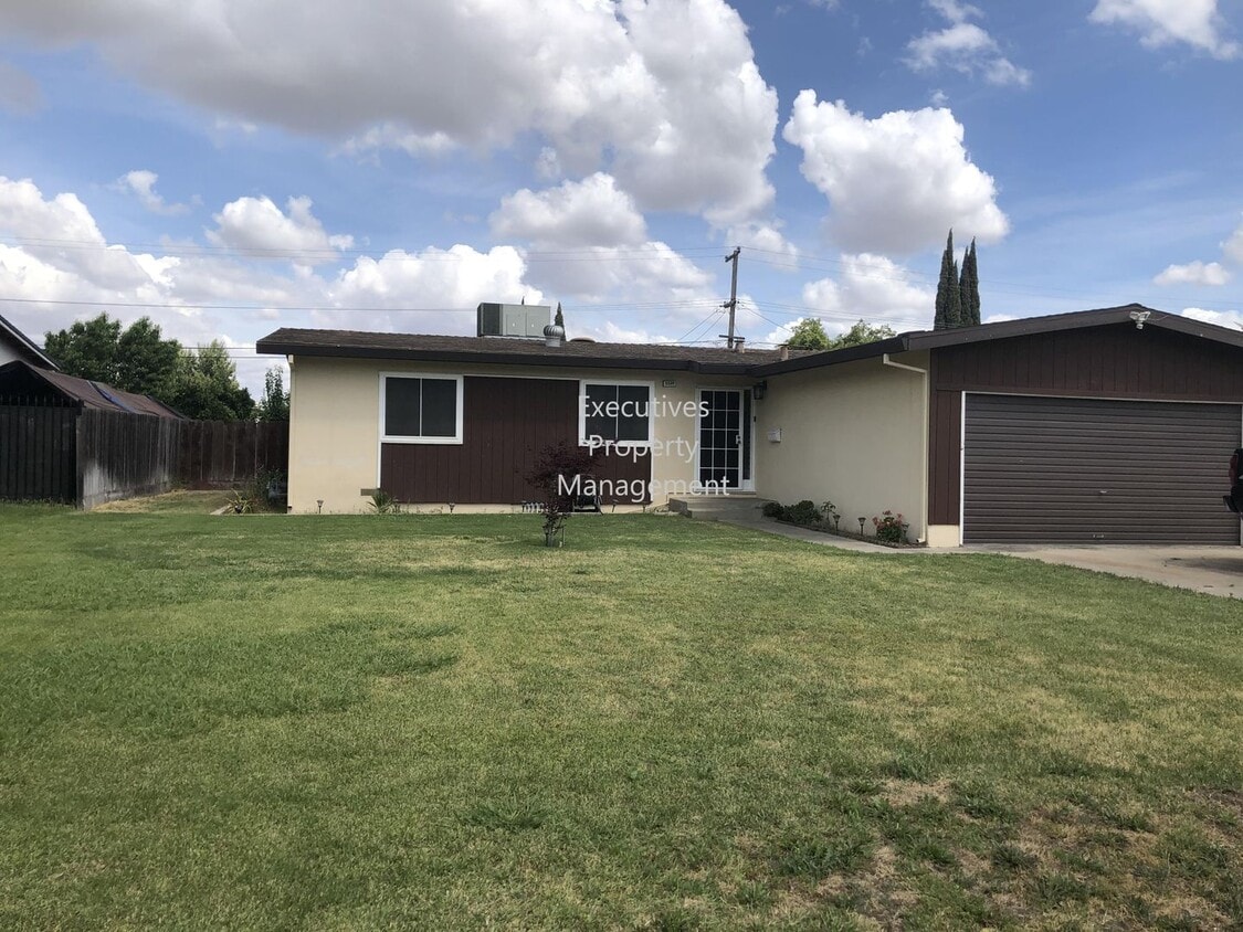 Photo - For Rent in Atwater! || 3220 Dakota St Atwater