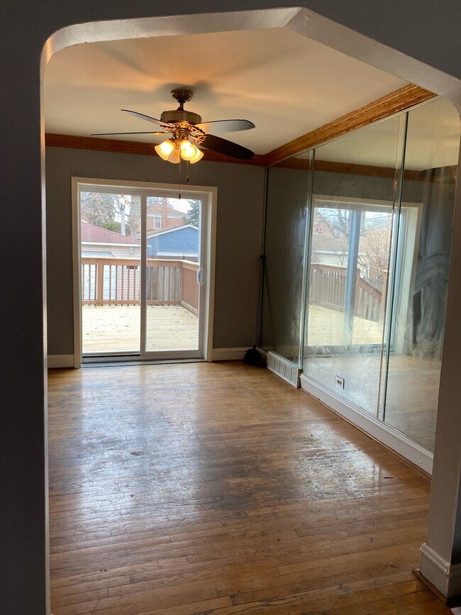 Foto del edificio - 9031 S Kingston Ave