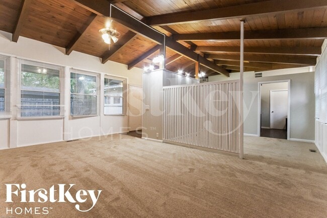 Building Photo - 4913 Victoria Rd