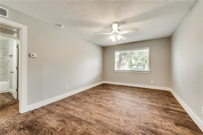 Building Photo - 511 N Prairie Ave