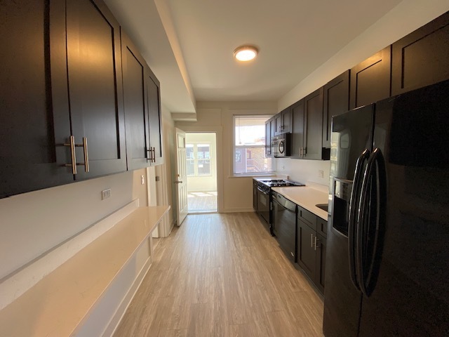 Foto del edificio - 1053 W Columbia Ave