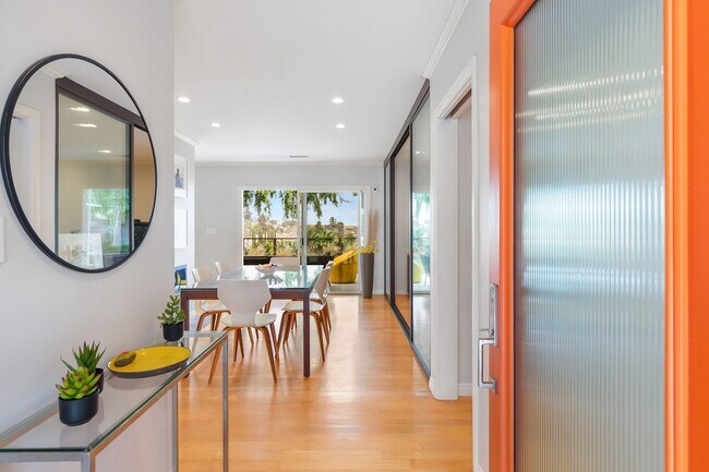 Foto del edificio - Updated Mid Century Home in Rancho Palos V...