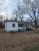 Building Photo - 3500 S Poplar St