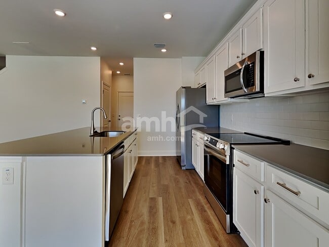 Building Photo - 568 Plumeria Ln