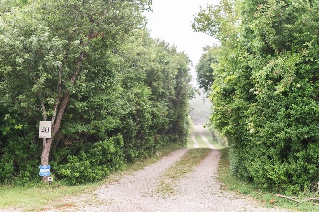 Foto del edificio - 40 Ditch Plains Rd